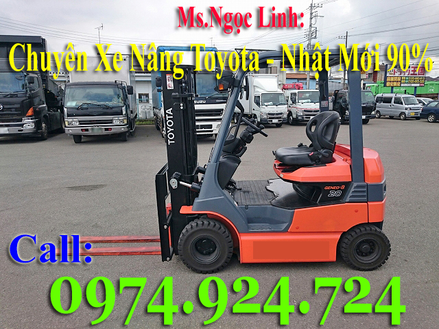 xe nâng komatsu động cơ diesel mới 85%, còn bào hành 12 tháng